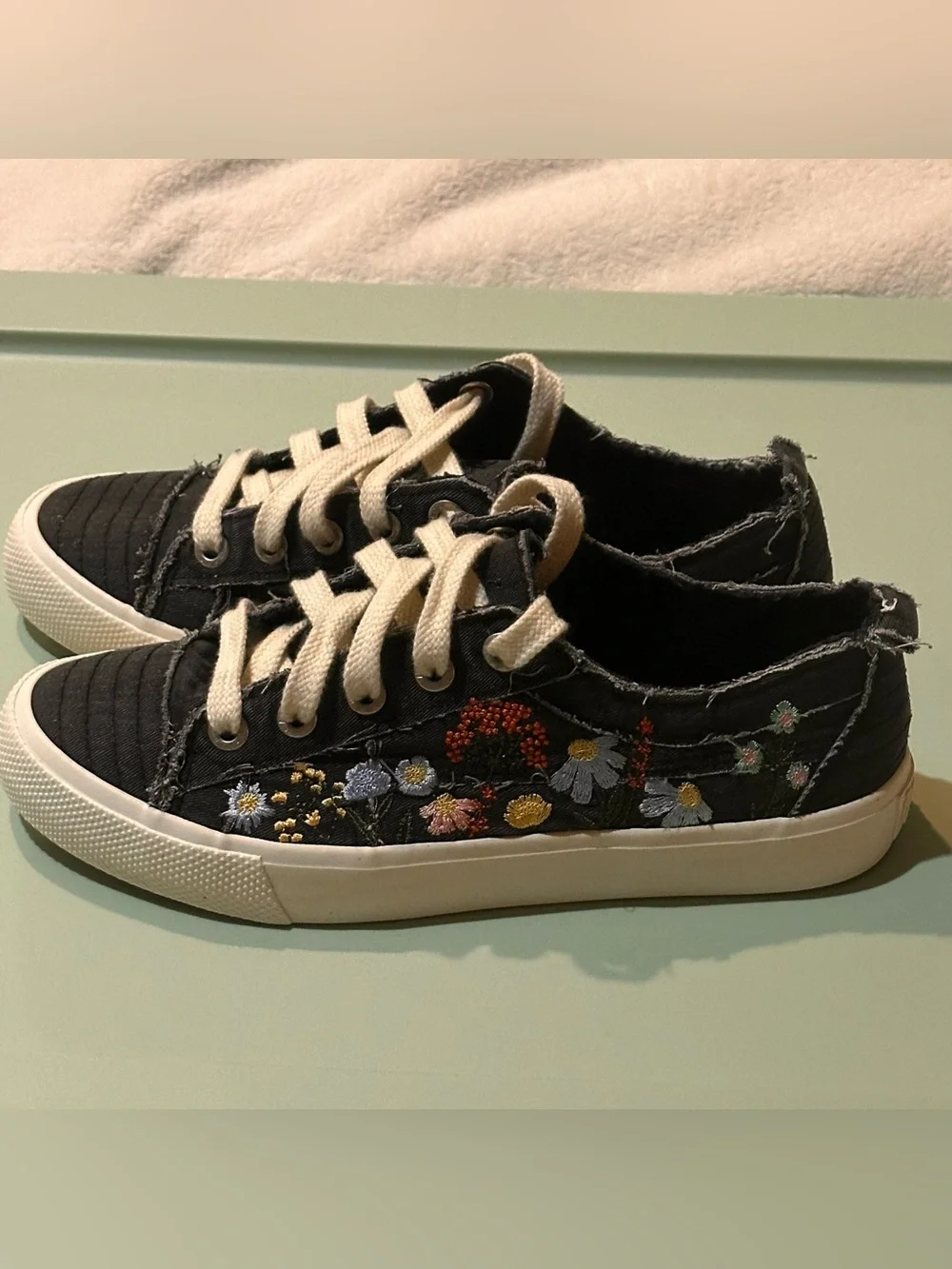 Blowfish Embroidered Black Canvas Lace-Up Sneakers